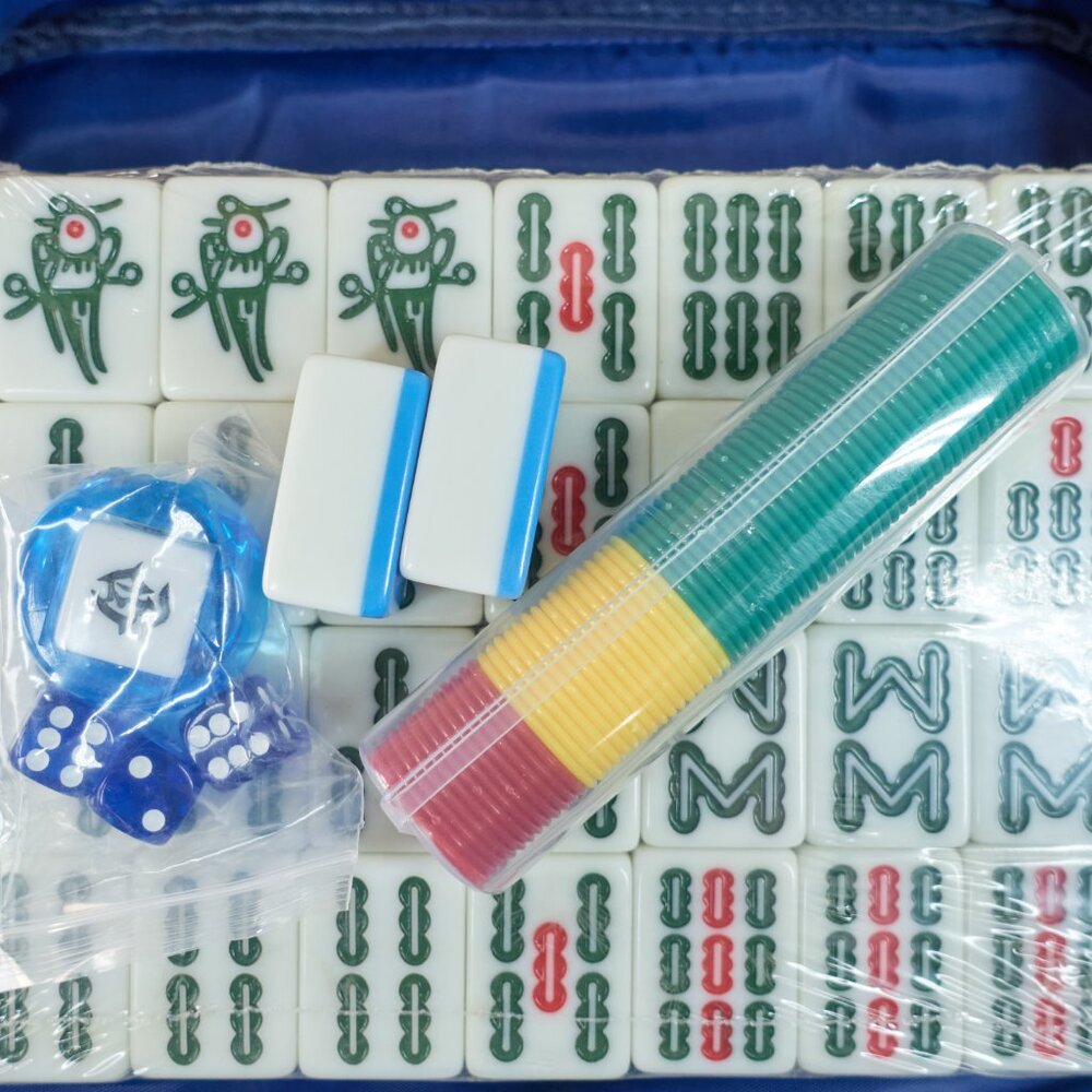 Mahjong Set / 144 Two color Tiles / with Gustaria Bag